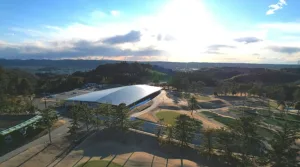 市原ゴルフクラブ市原コースの高級感あるクラブハウスと広大な27ホール