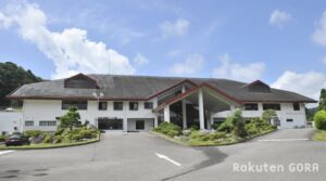 君津香木原カントリークラブの緑豊かなフェアウェイとカートナビの風景